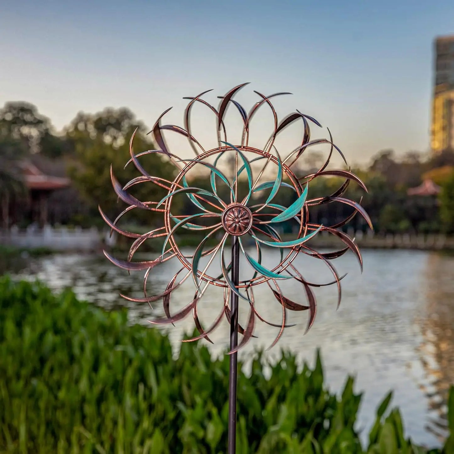 Metal Wind Spinner Sculpture For Outdoor Garden Decor 360 Rotation